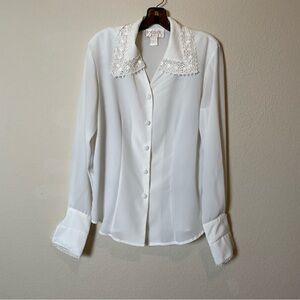 Jordan Vintage Style Off White Button Down Shirt with Lace Collar – Size L 🤍✨